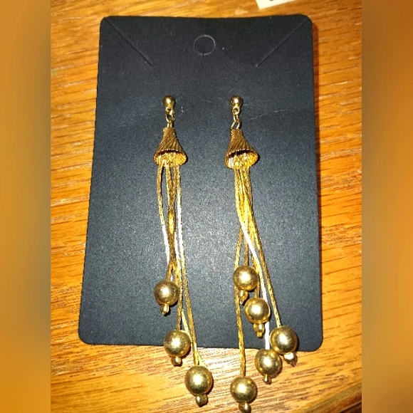 VINTAGE EARINGS - Picture 2 of 2